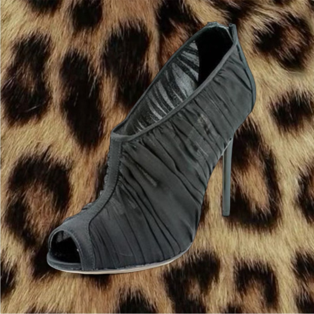 Jewel Badgley Mischka Boots